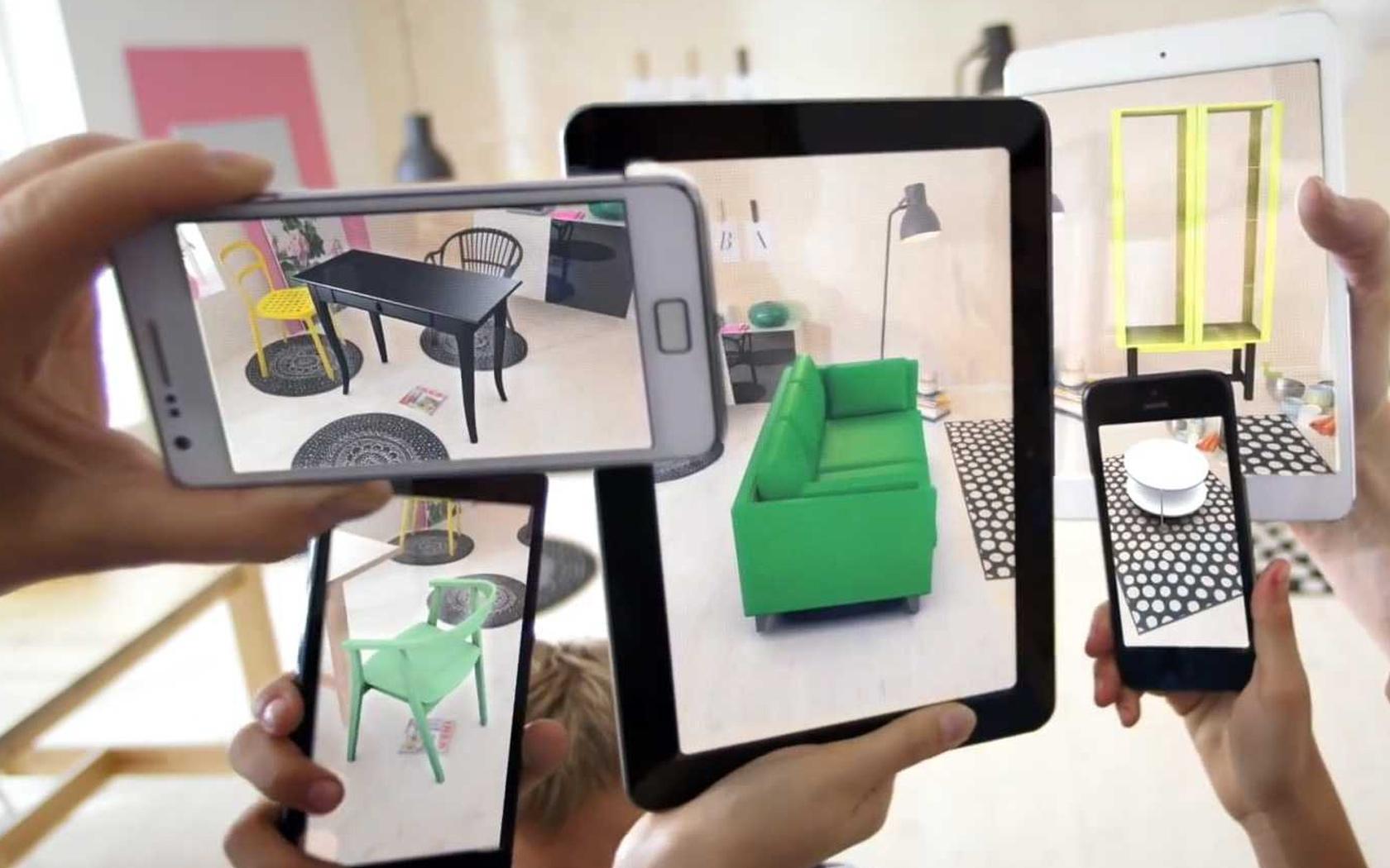 Artırılmış Gerçeklik (AR) Nedir? ve Güvenli midir? Artırılmış Gerçeklik (AR) teknolojisinin günümüzde hızla yaygınlaştığı bir dönemde, bu benzersiz deneyimin keyfini bilinçli ve güvenli bir şekilde çıkarmak isteyen kullanıcılar için özel bir rehber içeriğine hoş geldiniz. Bu kılavuz, AR dünyasının kapılarını aralamadan önce dikkate almanız gereken önemli hususları vurgulayarak, sizlere sağlıklı ve bilinçli bir AR deneyimi yaşama imkanı sunmayı amaçlıyor.